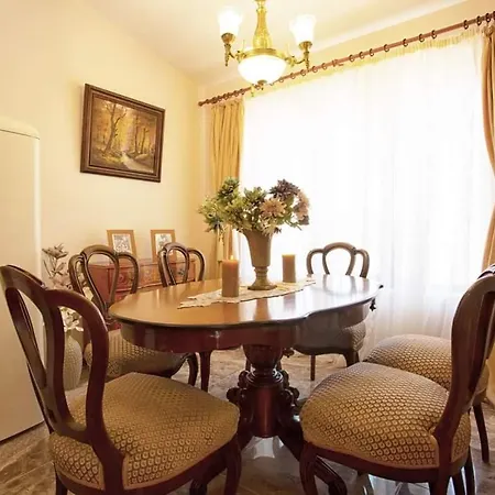 Kleptuzaparts Apartamento Velingrad